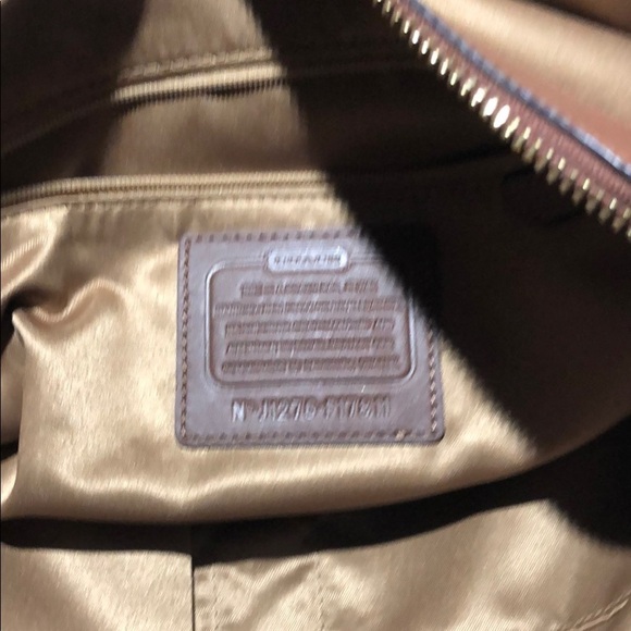 Coach AUTHENTIC Caramel handbag. IN GREAT CONDITION WITH COACH HANG TAG - Picture 9 of 13
